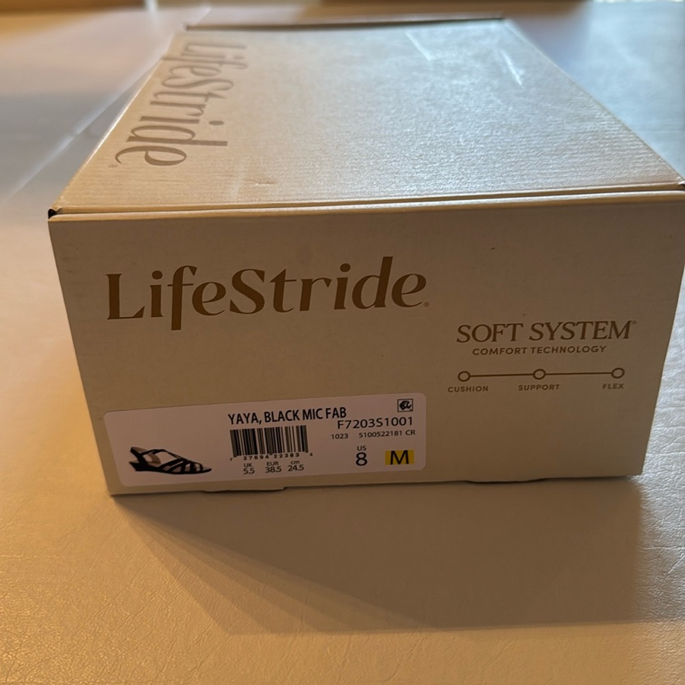LifeStride YAYA Black Sandals Size 8. Unworn in box